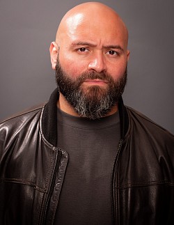 Psychotic barber. Sketch comedy.